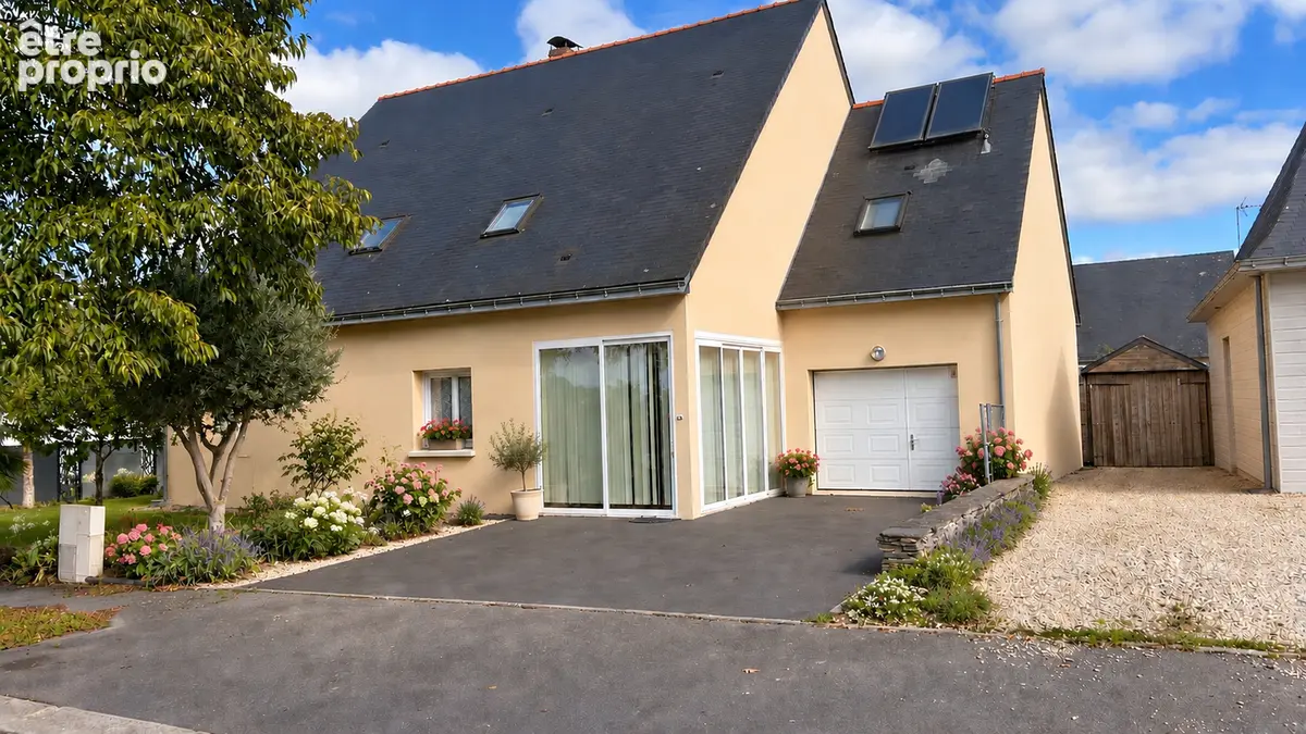 Maison  7 pièce(s) 150 m2 SEGRE - photo 2