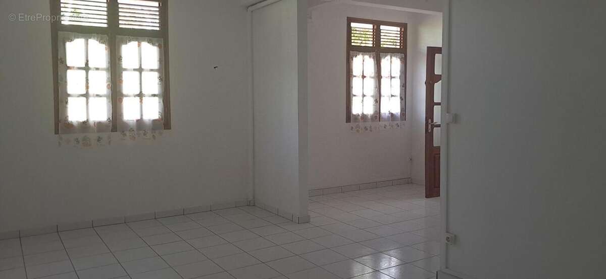 Maison à GRAND-BOURG