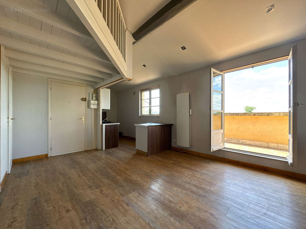 Trévoux - À vendre   Appartement T3 de 49 m2 avec balcon terrasse perché sur la Saône - photo 8