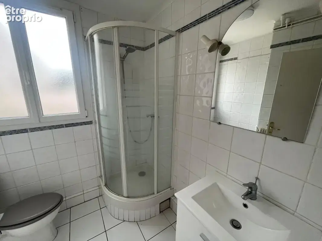 Quartier sud appartement 2 pieces une chambre balcon cave vue degagee parking collectif - photo 3