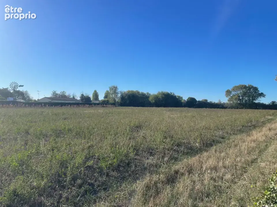 Terrain 312 m² à vendre à Saint-Hippolyte (17430) - photo 2