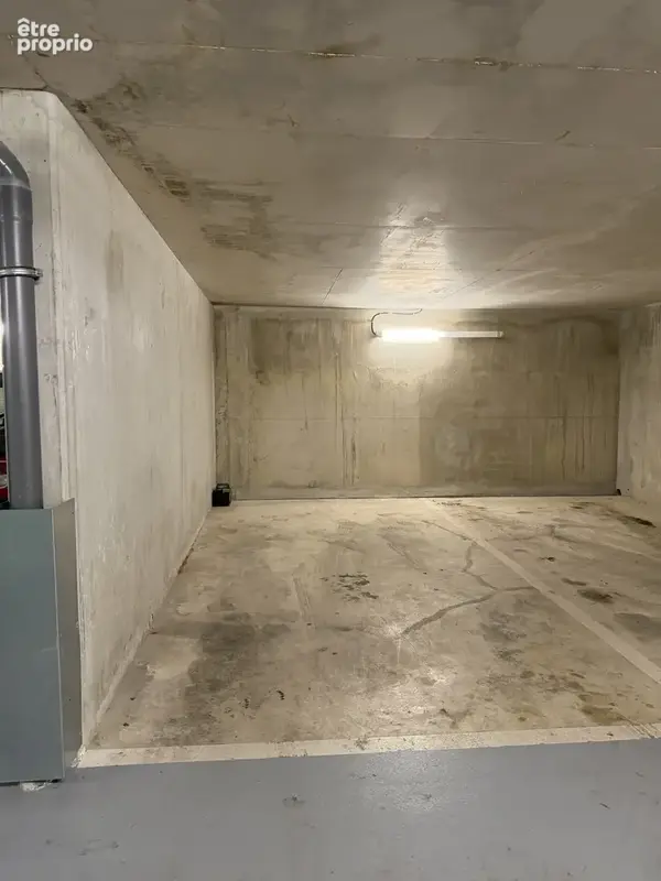 EXCLUSIVITE - SIA IMMOBILIER vous propose en exclusivité une place de parking privative située Boulevard Gabri - photo 3