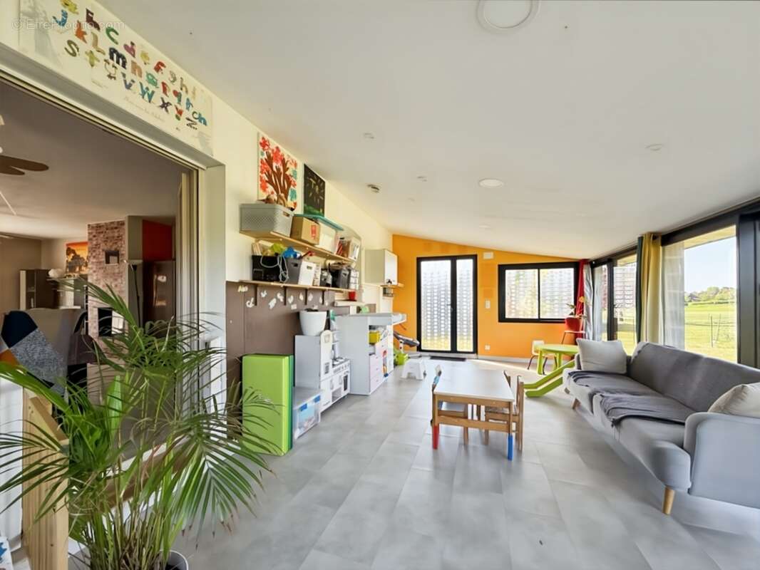 Maison récente plain-pied 3 chambres avec véranda dans un cadre paisible - photo 9