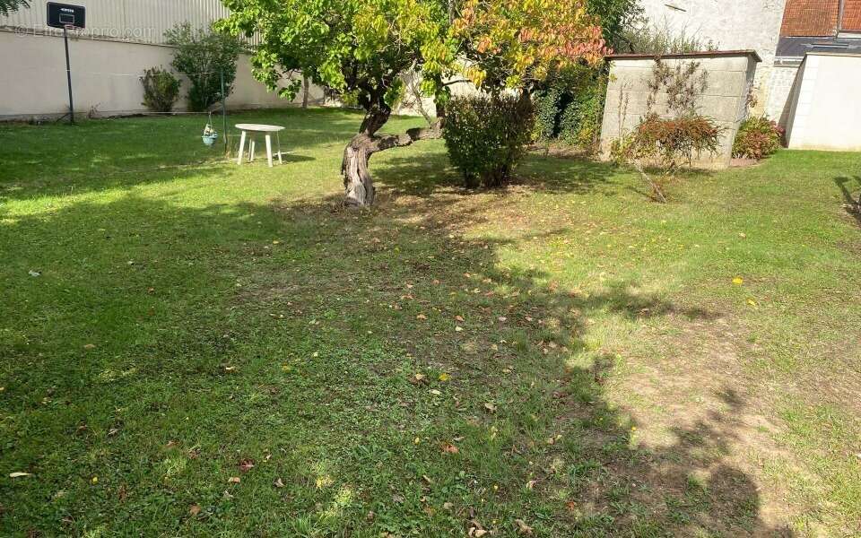 Terrain à LIMEIL-BREVANNES