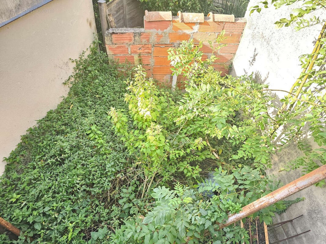 Maison à BRUYERES-LE-CHATEL