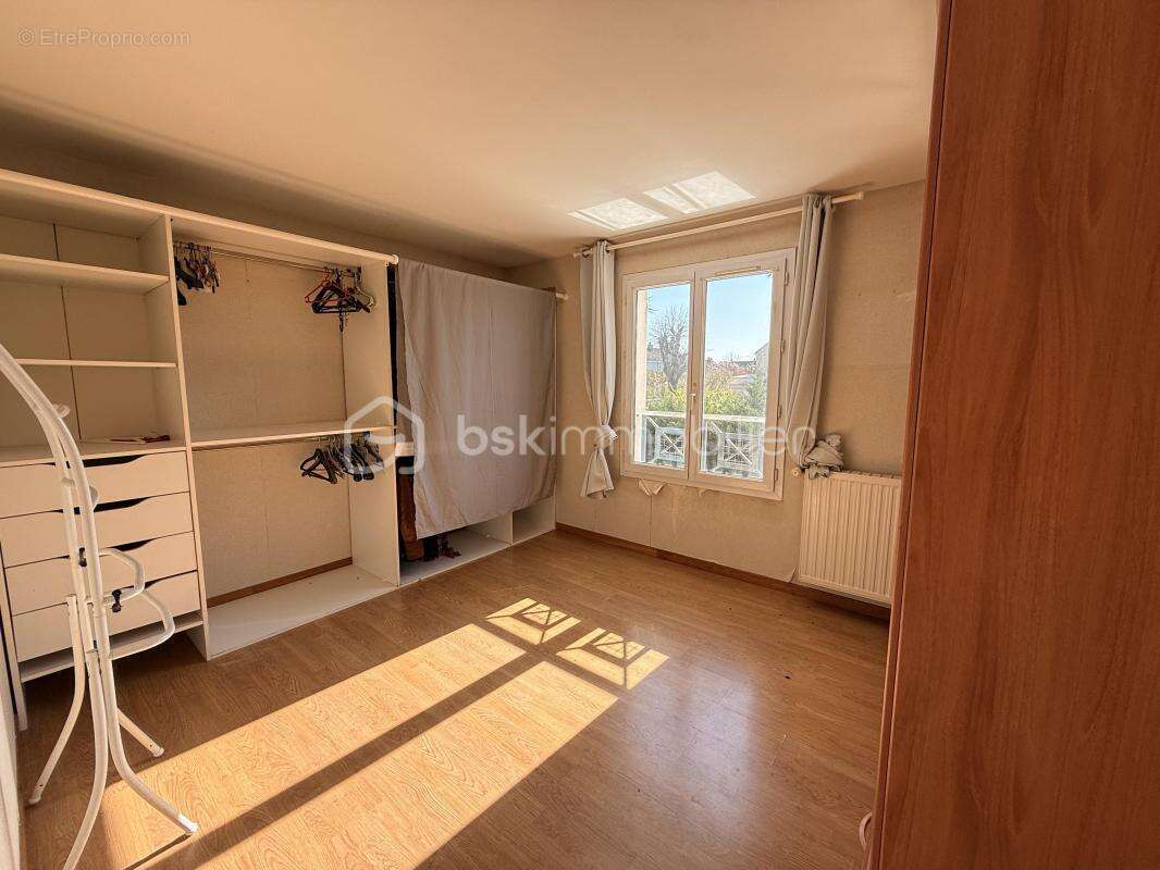 Maison lumineuse 106 m² – 3 chambres – Véranda plein sud – Jardin sans vis-à-vis – Garage - photo 10