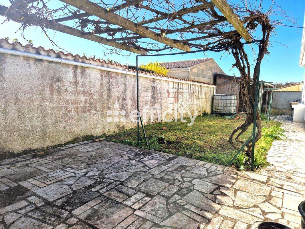 Maison à VAUX-SUR-MER