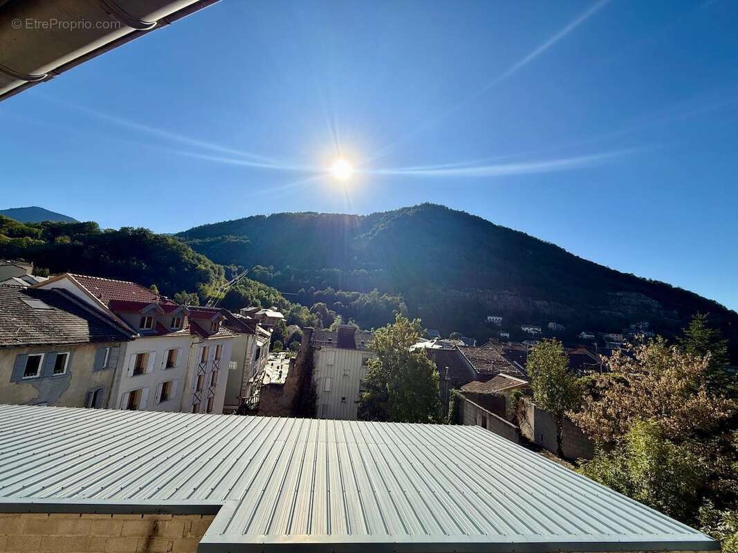   - Appartement à AX-LES-THERMES