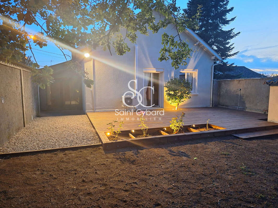 Maison à SAINT-YRIEIX-SUR-CHARENTE