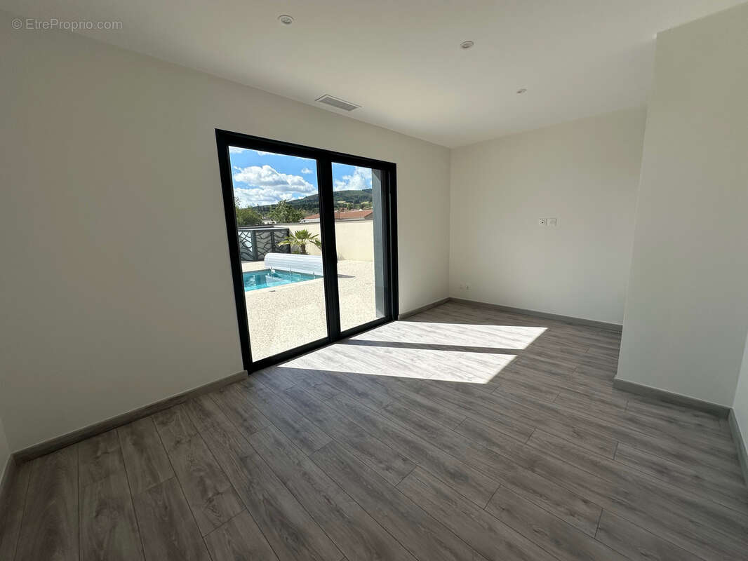 Maison à SAINT-ALBAN-LES-EAUX