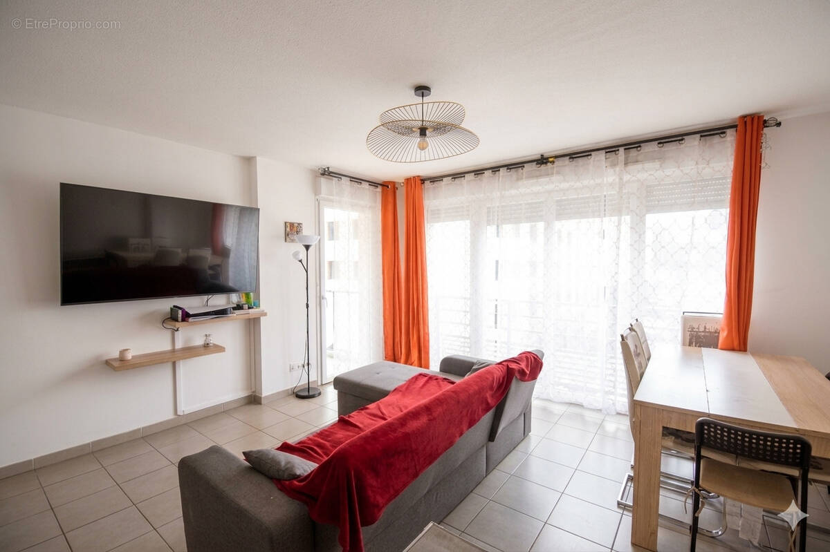 Appartement à MARSEILLE-4E