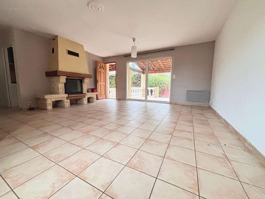 Photo 2 - Maison à LA CRAU