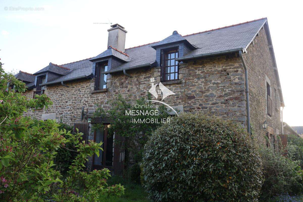 Maison à LANVALLAY