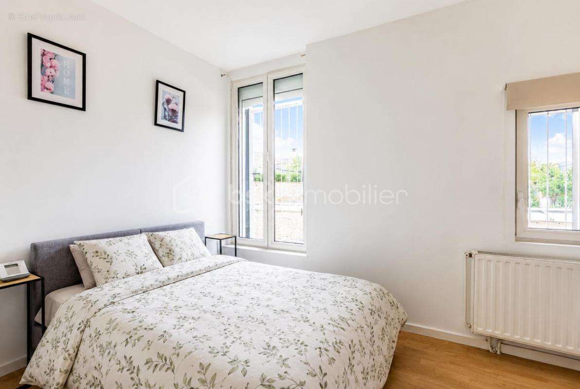 Colombes – maison d’architecte de 193 m² avec dépendance, sous-sol total et jardin paysager – un bien rare aux portes de paris - photo 12
