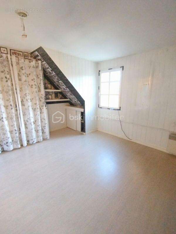 Maison à ORMOY-LA-RIVIERE