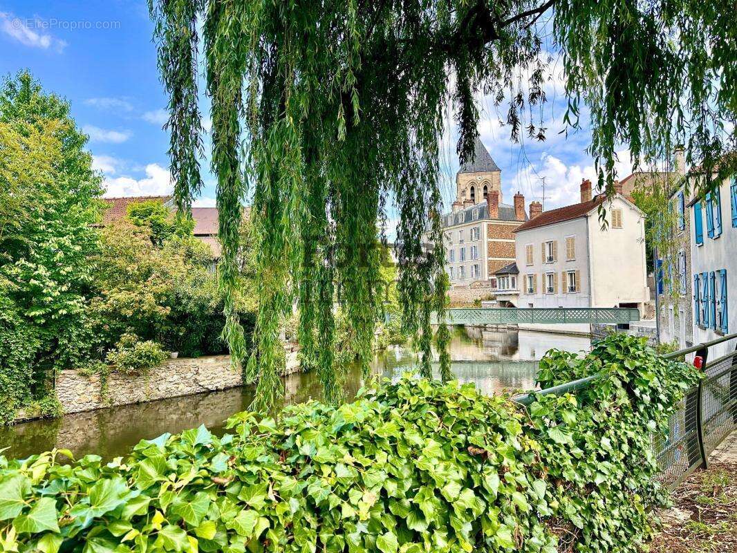 Appartement à CORBEIL-ESSONNES