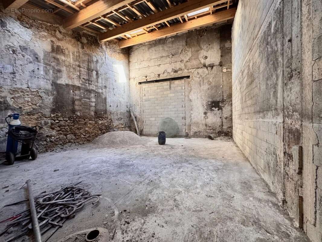 Commerce à MARSEILLE-6E