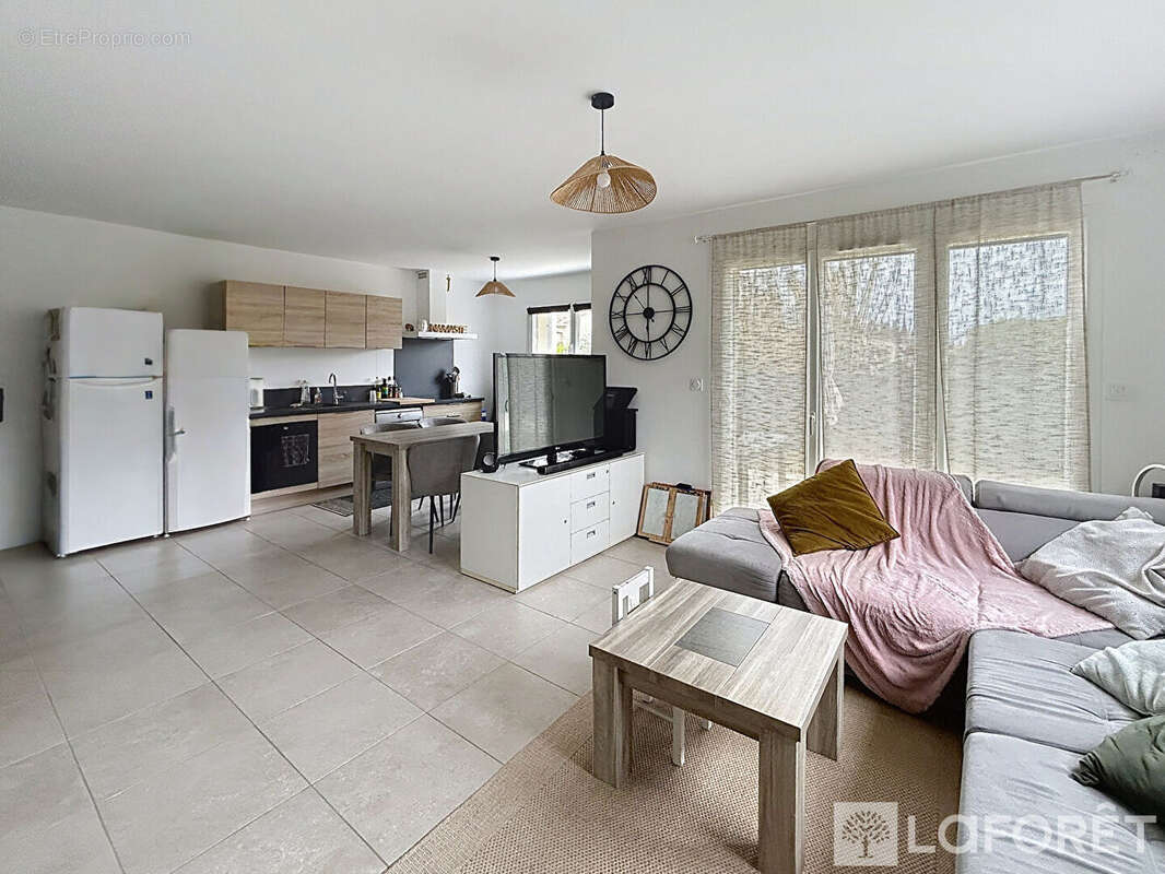 Maison à CAMARET-SUR-AIGUES