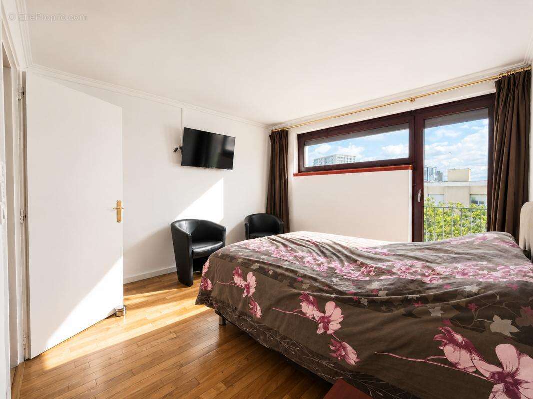 Appartement à PARIS-14E