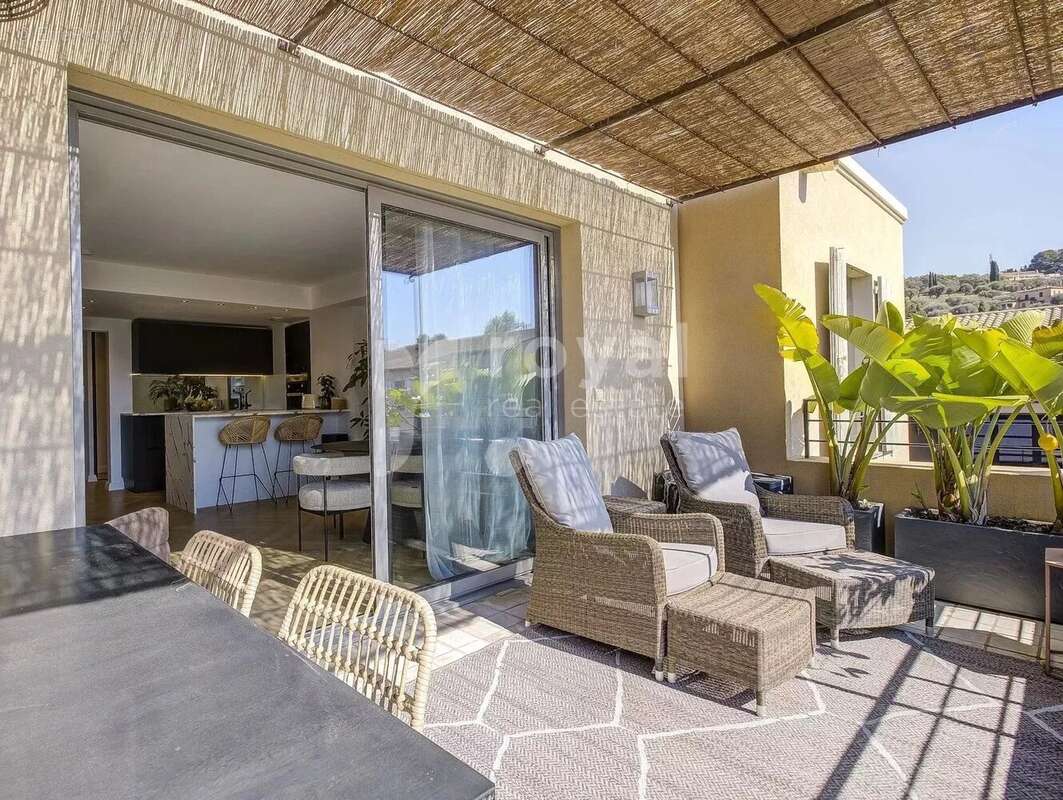 Appartement à MOUGINS
