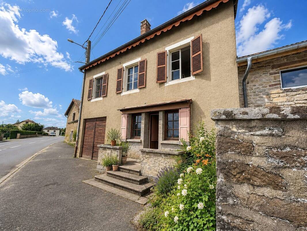 Maison à SAULNOT