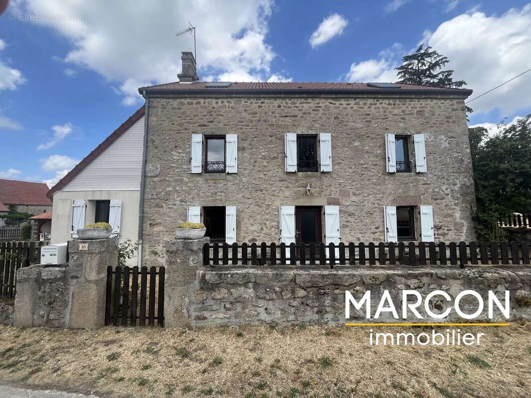 Maison à SAINT-SULPICE-LES-CHAMPS