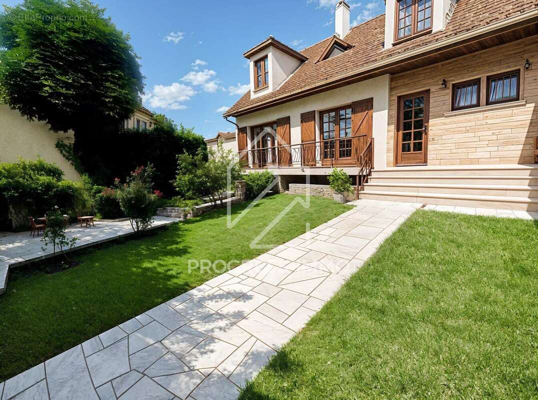 Maison à CHAMPIGNY-SUR-MARNE