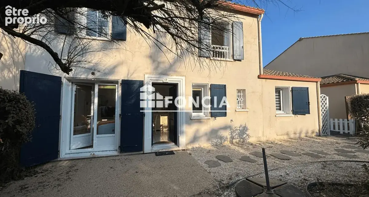 A quelques mètres de la Plage de la Parée ! - photo 9