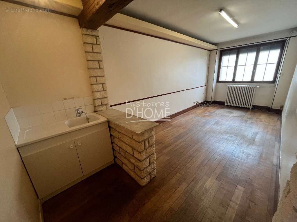 Maison à JOUY-LE-CHATEL