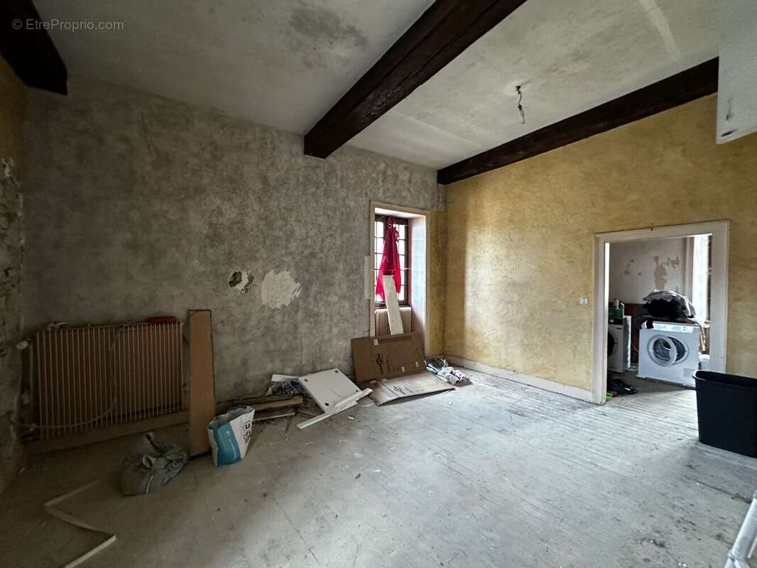 Maison à MAGNAC-BOURG