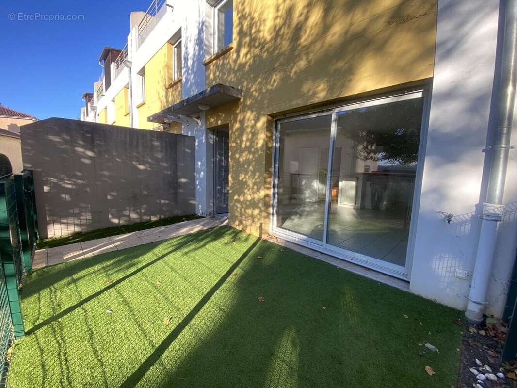 Appartement à JASSANS-RIOTTIER