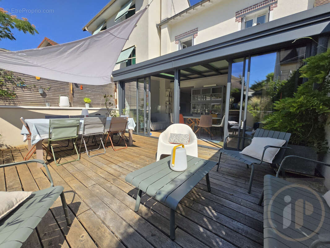 Charme d'une maison de ville et confort d'une rénovation contemporaine - photo 9