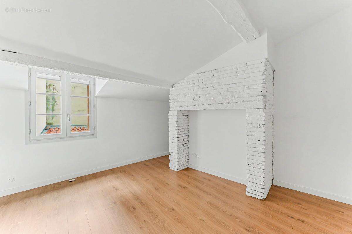Saint-Sernin – Véritable cocon T3 duplex avec terrasse dans une chartreuse rénovée - photo 8