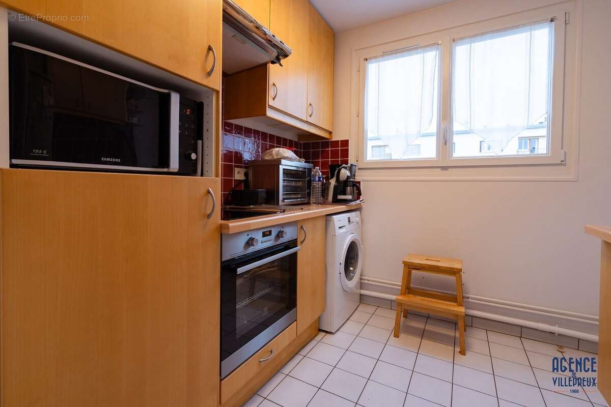 Appartement à LES CLAYES-SOUS-BOIS