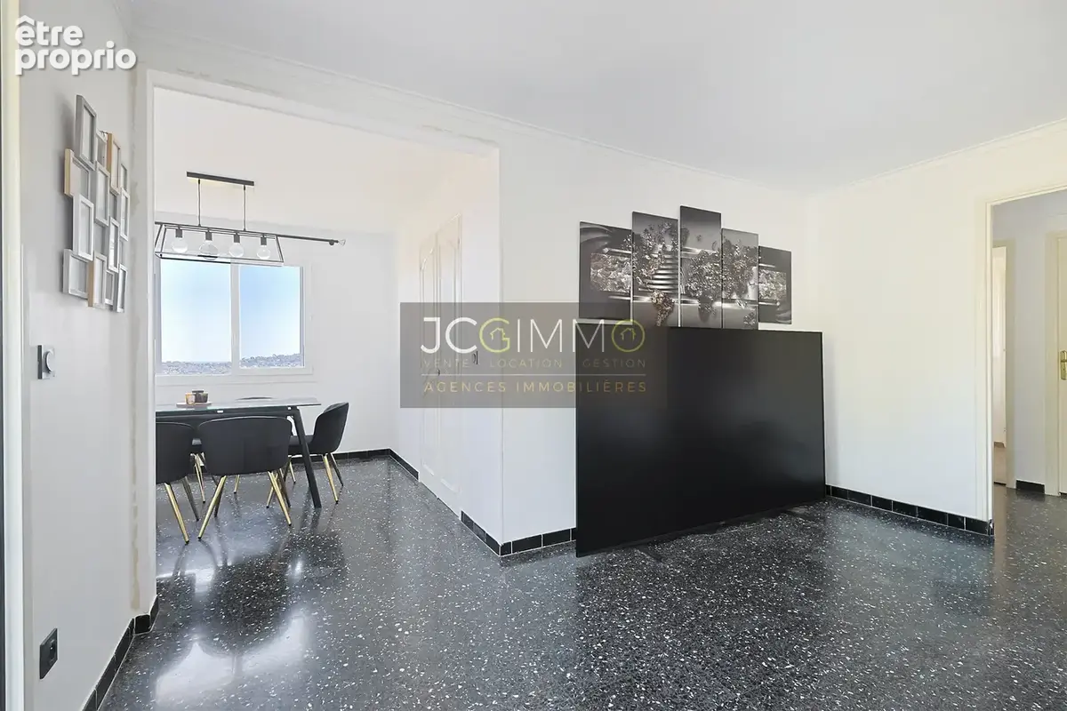 Appartement T4 vue Mer + 2 Balcons + Garage + Cave - photo 5