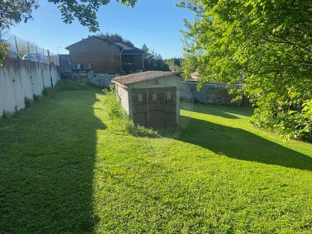 Terrain à LES MATHES