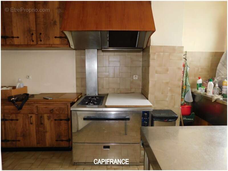 Commerce à LE CHAFFAUT-SAINT-JURSON