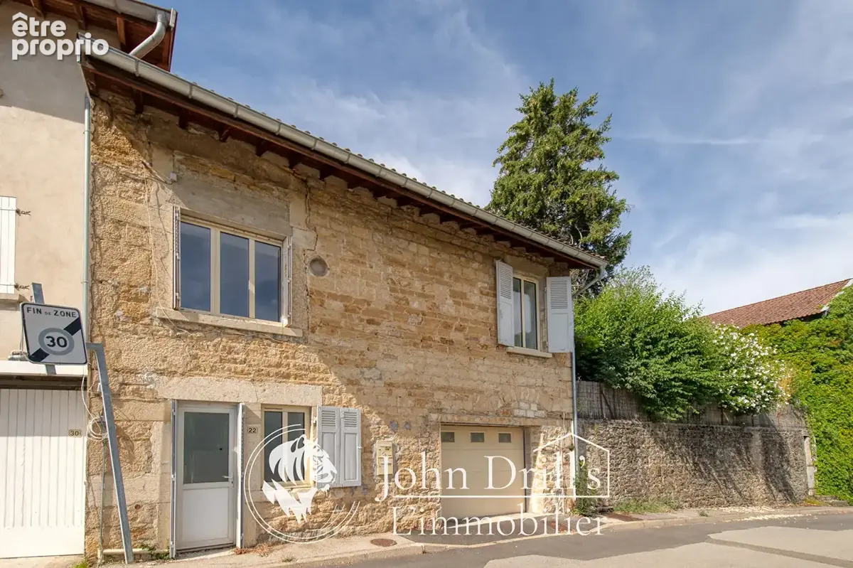 Maison à JUJURIEUX