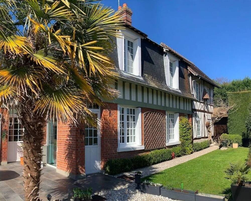 Maison à BONNEVILLE-SUR-TOUQUES
