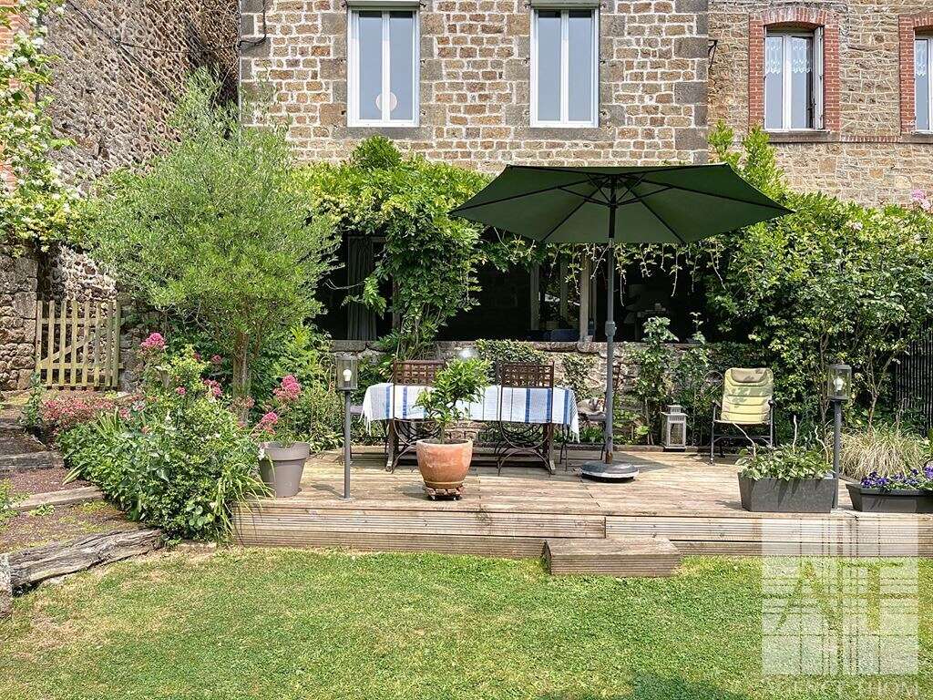 Maison à AMBRIERES-LES-VALLEES