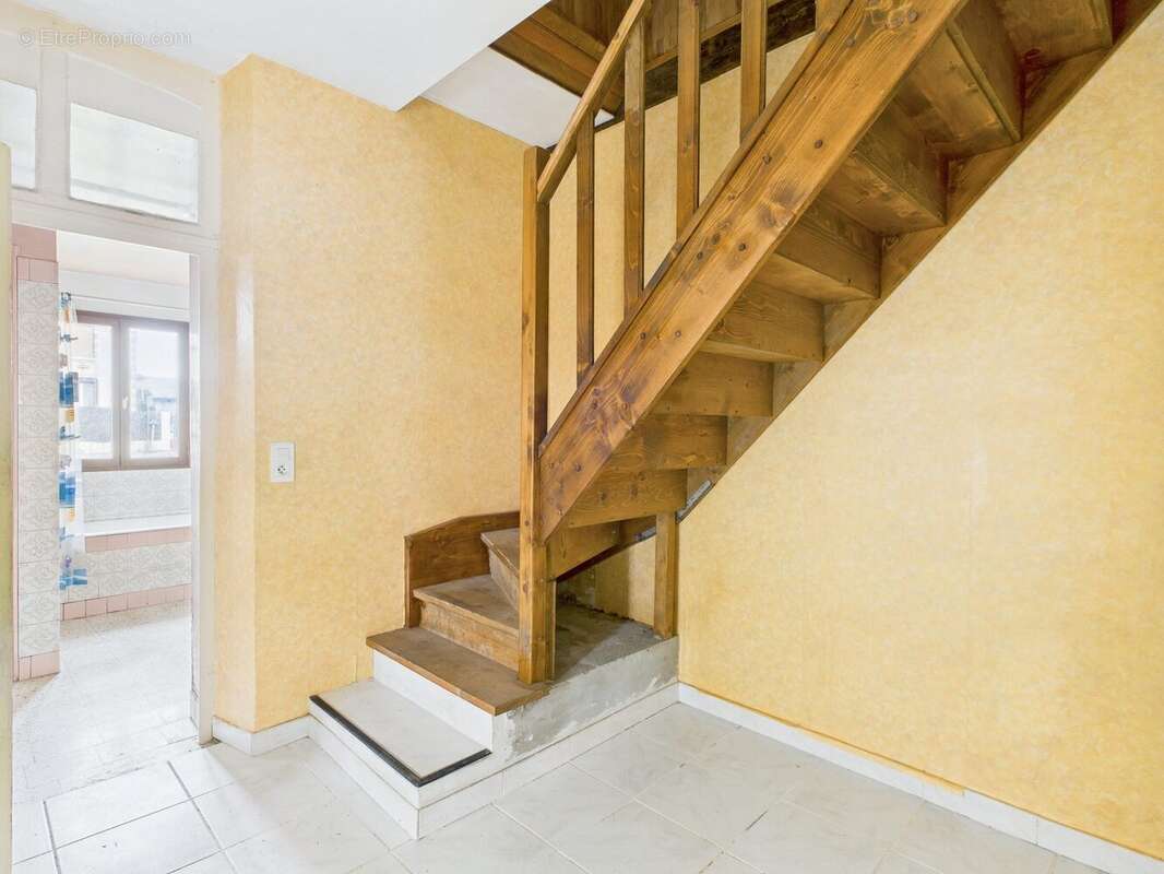 Maison à SAINT-JUST-SAUVAGE