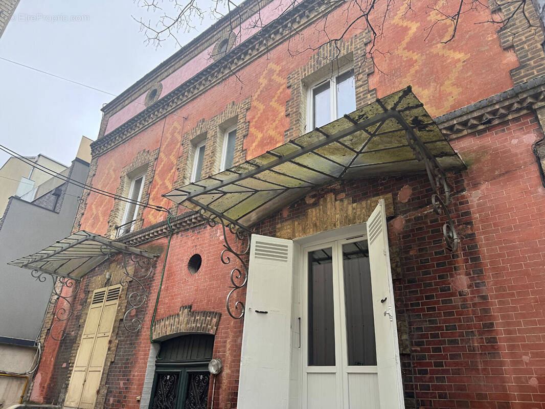 Appartement à COURBEVOIE