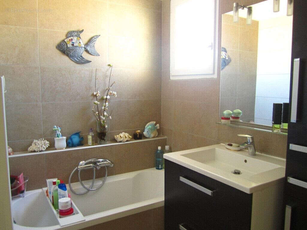 Maison à SAINT-CYR-SUR-MER