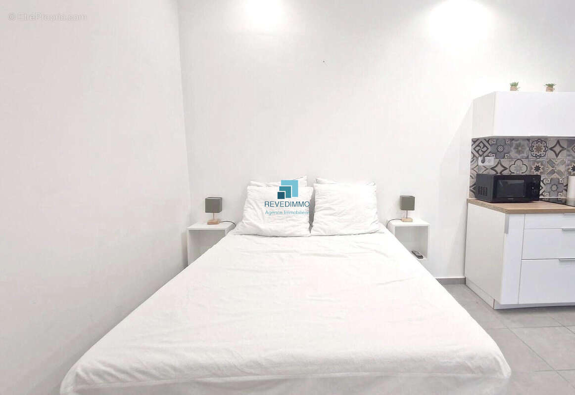 Appartement à ROQUEBRUNE-SUR-ARGENS