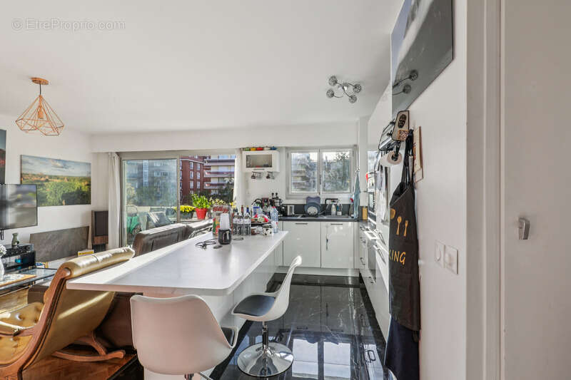 Appartement à PARIS-17E