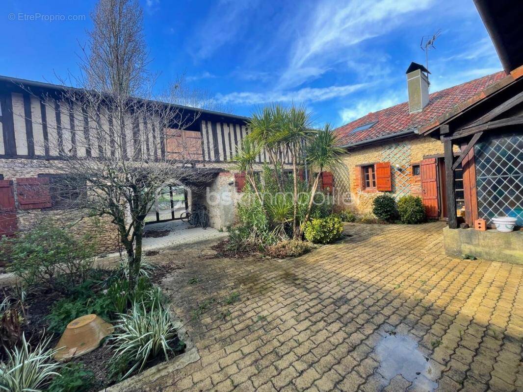 Maison à VILLENEUVE-DE-MARSAN