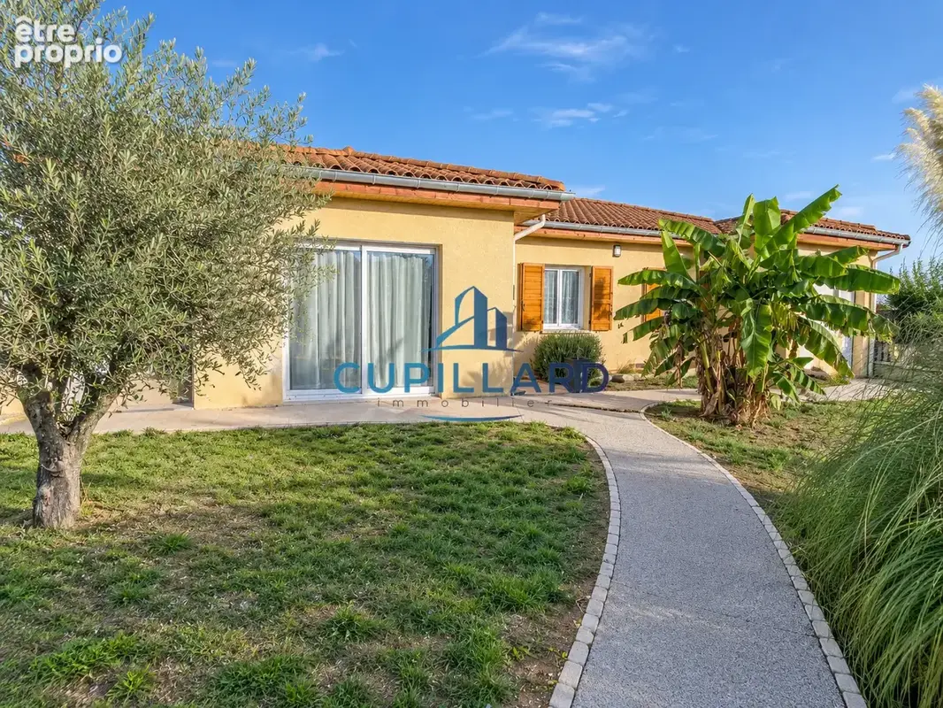 Photo Maison à Ouches au prix de 299 000€