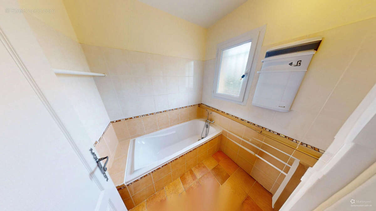 Maison La Fare Les Oliviers 4 pièce(s) 80 m2 / - photo 8