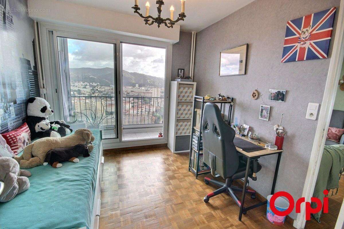 Appartement à MARSEILLE-12E