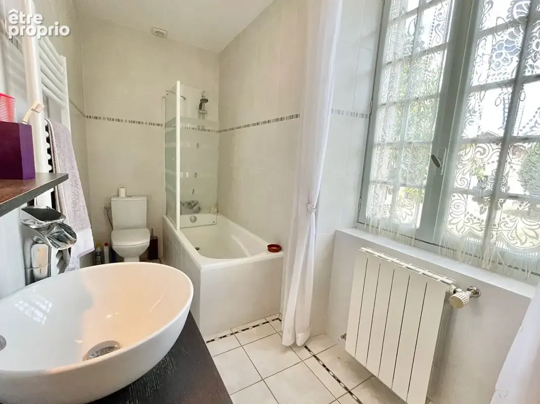 LOT - proche de PRAYSSAC -  Maison en pierre du Quercy rénovée ,3 chambres + appartement indépendant, grange ,piscine à 5 minute - photo 9
